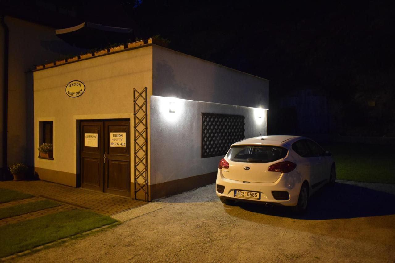 Penzion Sv. Duch เชสกี้ครุมลอฟ ภายนอก รูปภาพ